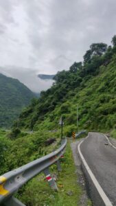 Road from Nainbag to Pantwari